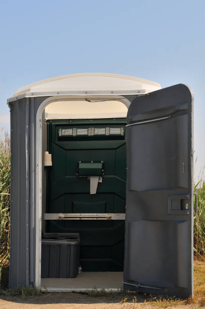 Best Porta potty rental near me  in Lakeside, OR